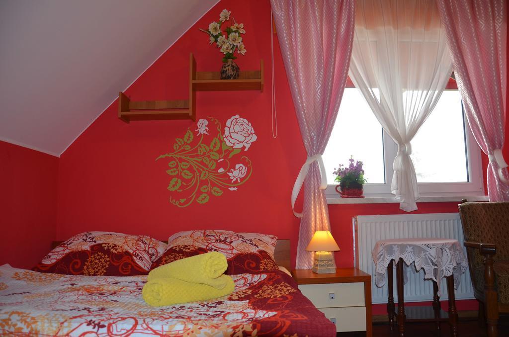 Noclegi U Banysia W Sercu Gor Swietokrzyskich Krajno Pierwsze エクステリア 写真